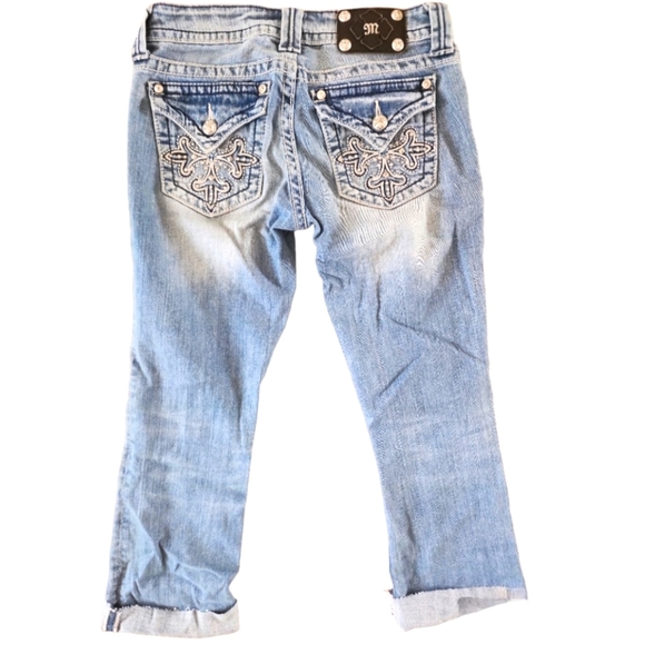 Miss Me Pants - ✨️1✨️MISS ME Capri, Size 27, **Altered To Capri**